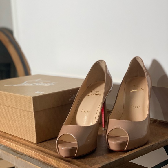 Christian Louboutin New Very Prive Patent 100 Nude Heels - Picture 15 of 16